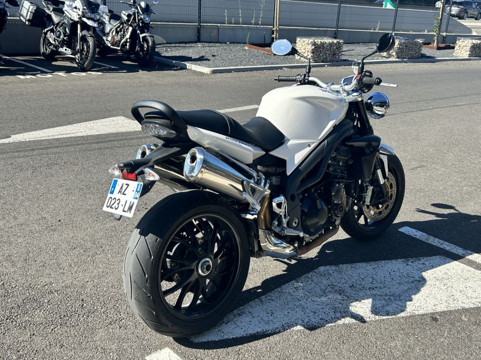 TRIUMPH SPEED TRIPLE 1050 4