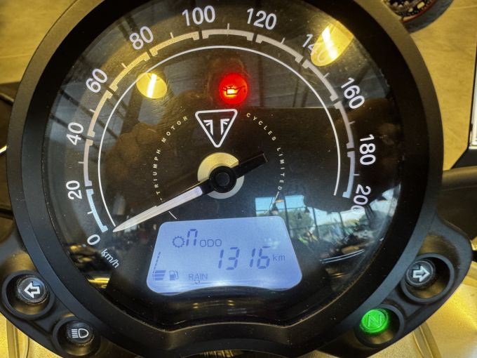TRIUMPH SPEEDMASTER 1200 4