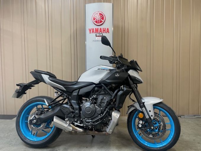 YAMAHA MT-07 (47.5CV) 4