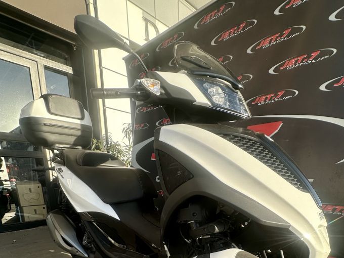 PIAGGIO MP3 300LT YOURBAN 4