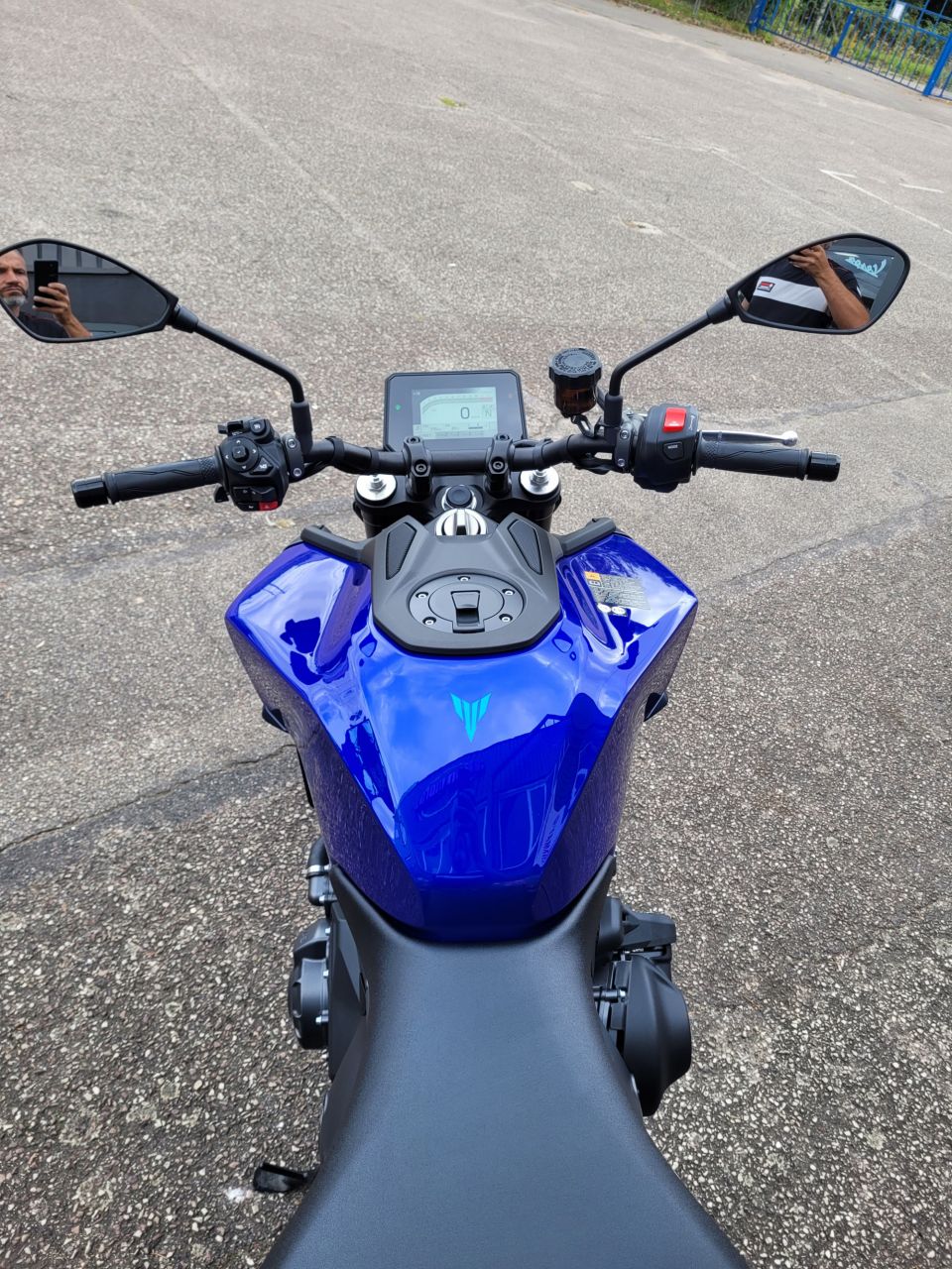 YAMAHA MT-09  Y-AMT 4