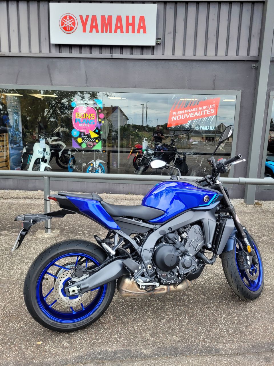 YAMAHA MT-09  Y-AMT 4