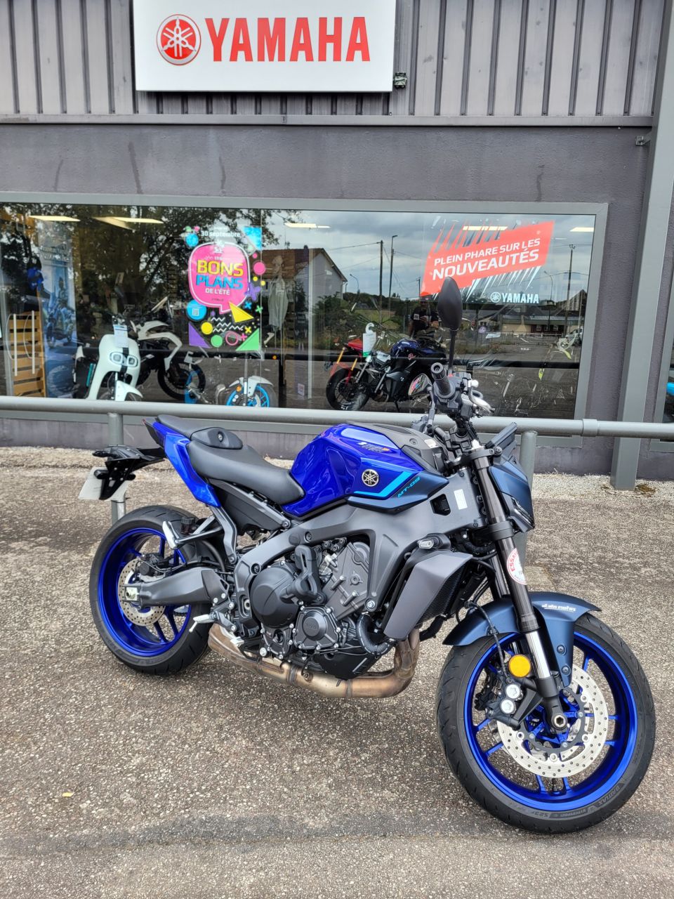 YAMAHA MT-09  Y-AMT 4