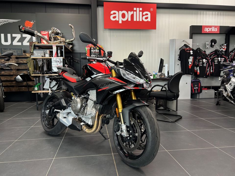 APRILIA TUONO 660 FACTORY 4