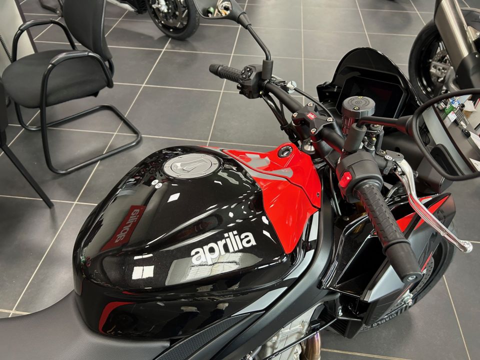 APRILIA TUONO 660 FACTORY 4