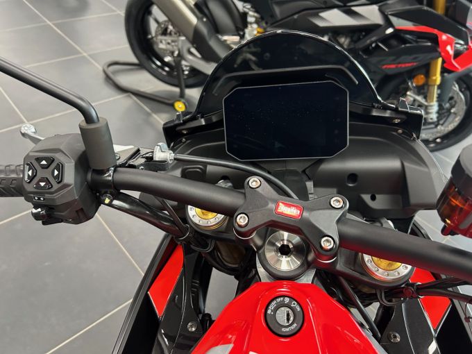 APRILIA TUONO 660 FACTORY 4