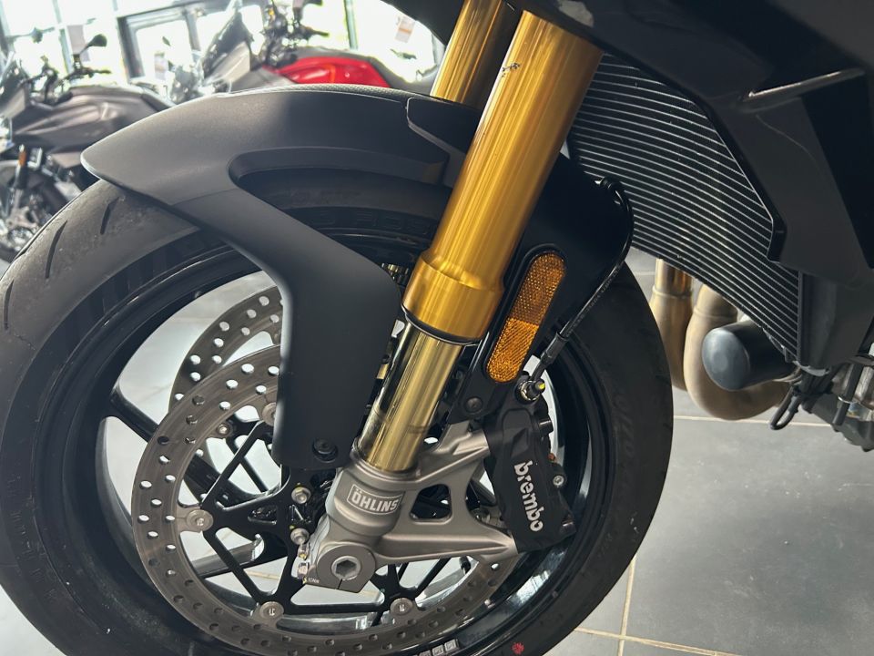 APRILIA TUONO 660 FACTORY 4