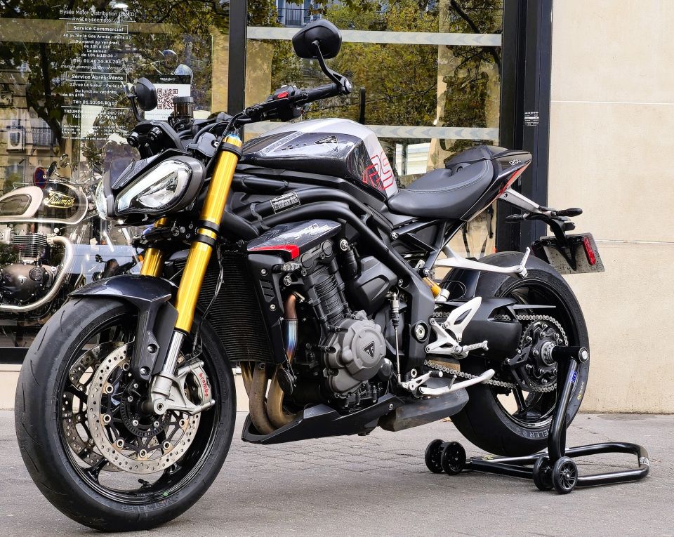 TRIUMPH SPEED TRIPLE 1200 RS 4