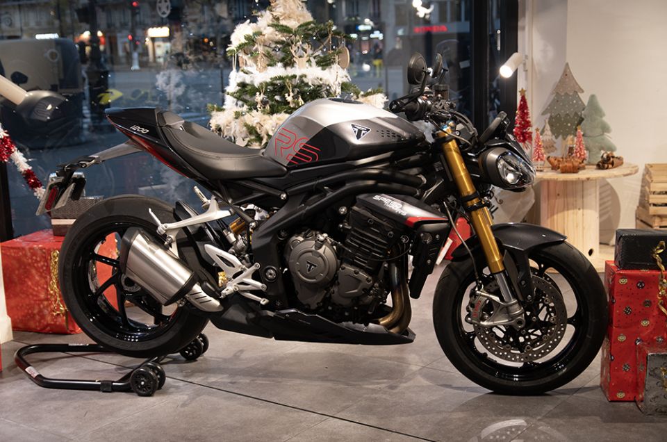 TRIUMPH SPEED TRIPLE 1200 RS 4