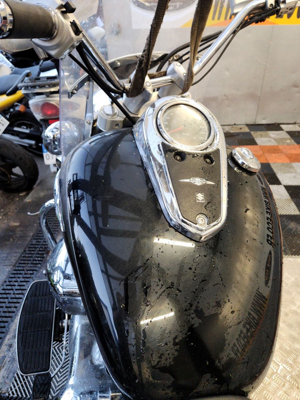 SUZUKI VLR 1800 BOULEVARD 4