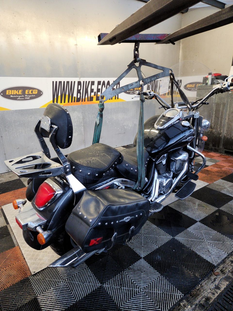 SUZUKI VLR 1800 BOULEVARD 4