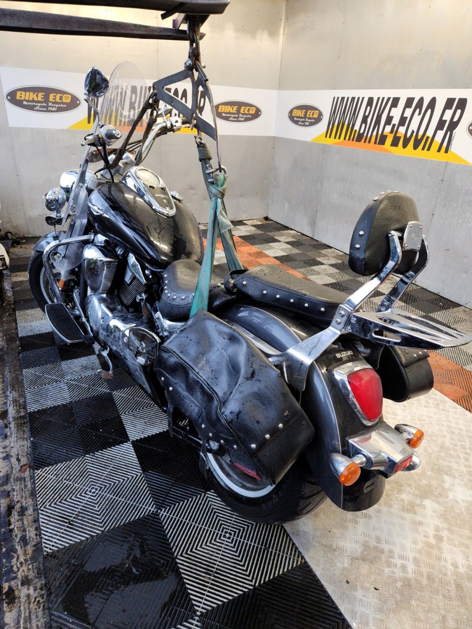 SUZUKI VLR 1800 BOULEVARD 4