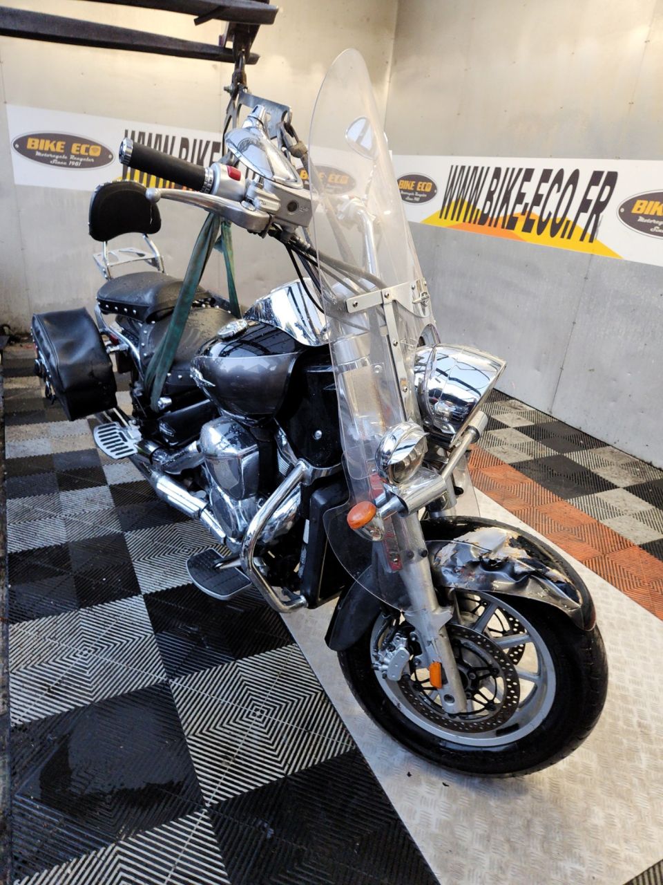 SUZUKI VLR 1800 BOULEVARD 4