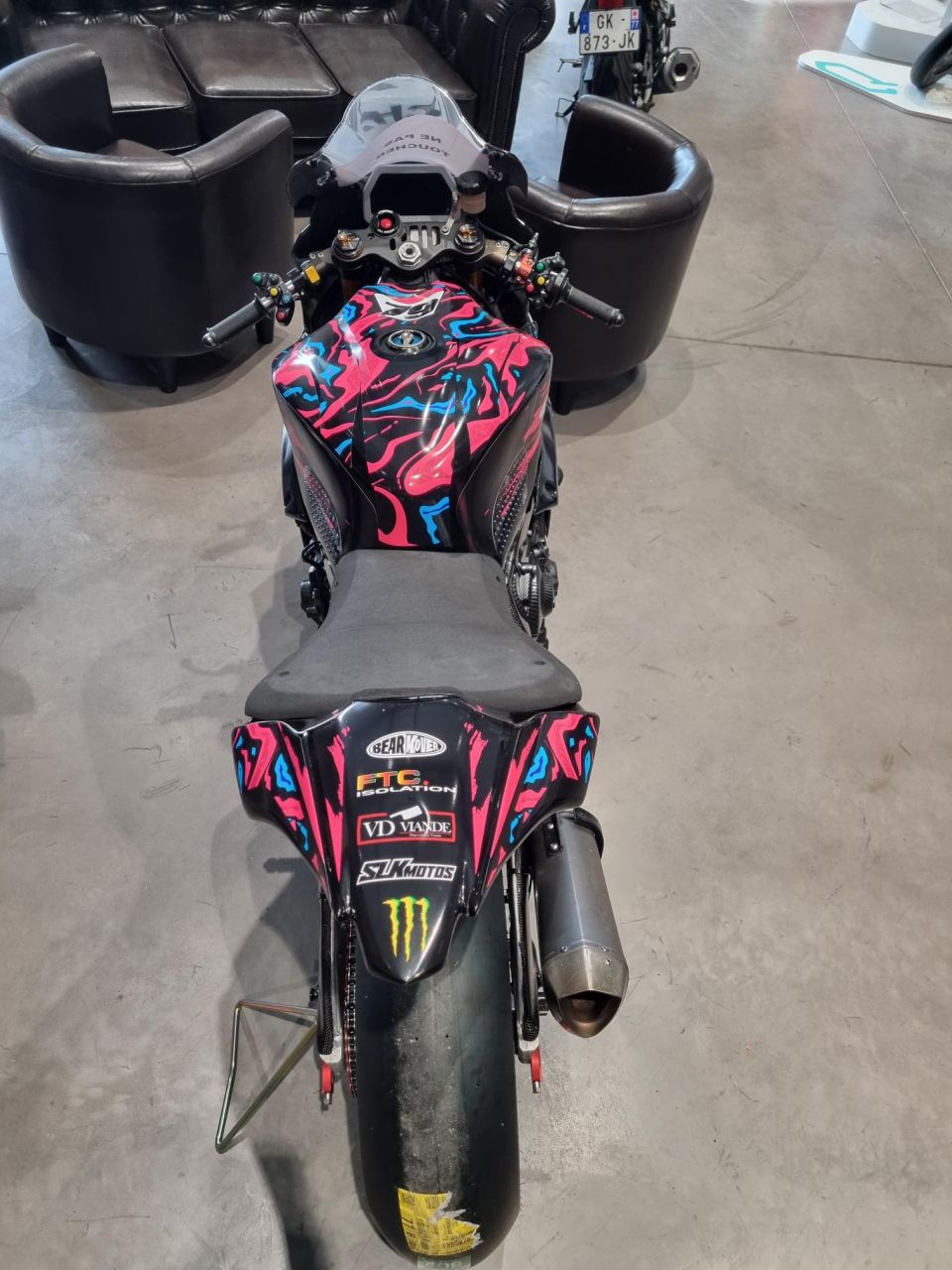 YAMAHA YZF 1000 R1 4