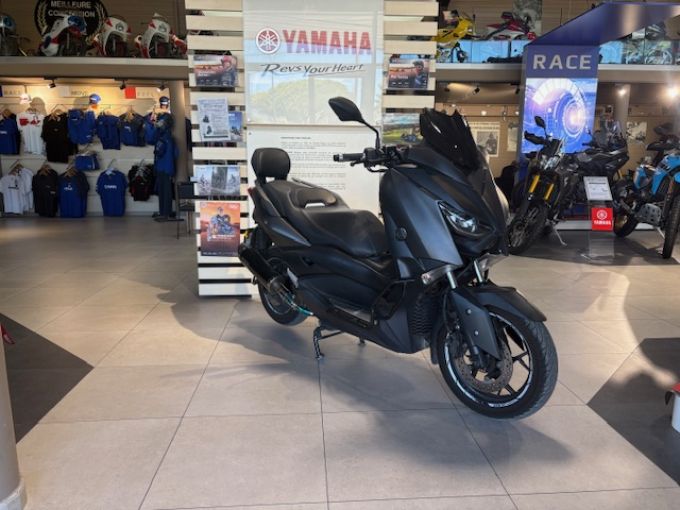 YAMAHA XMAX 300 FAIBLE KILOMETRAGE 67€/MOIS* GARANTIE 12 MOIS 4