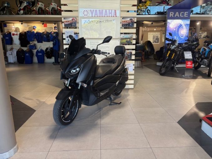 YAMAHA XMAX 300 FAIBLE KILOMETRAGE 67€/MOIS* GARANTIE 12 MOIS 4