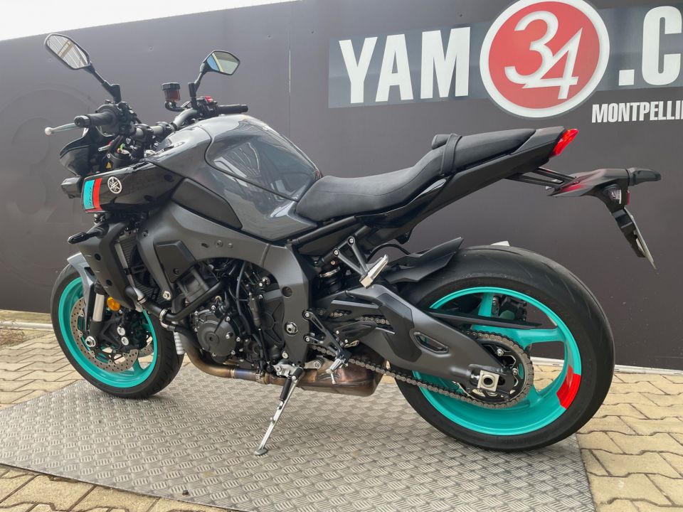 YAMAHA MT-10 4