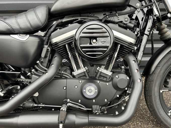 HARLEY-DAVIDSON SPORTSTER IRON 883 ABS 4