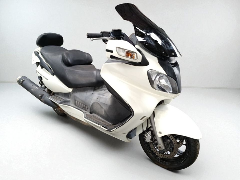 SUZUKI BURGMAN 650 4