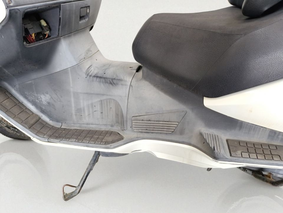 SUZUKI BURGMAN 650 4