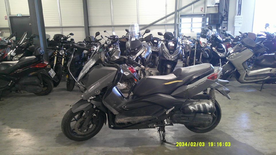 YAMAHA X-MAX 125 4