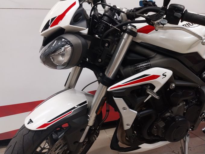 TRIUMPH STREET TRIPLE  S BRIDE A2 4