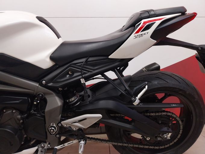 TRIUMPH STREET TRIPLE  S BRIDE A2 4