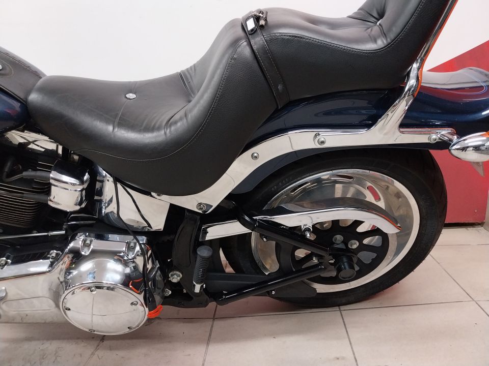 HARLEY-DAVIDSON Softail Custom 4