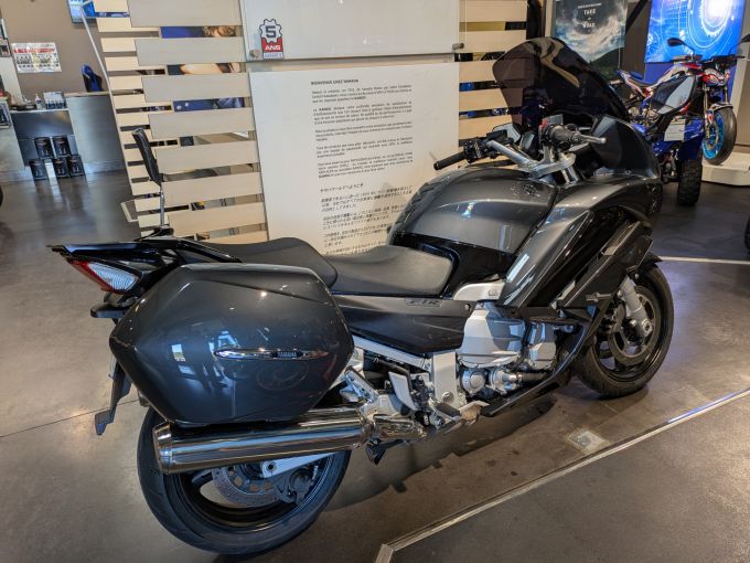 YAMAHA FJR 1300 ABS 4