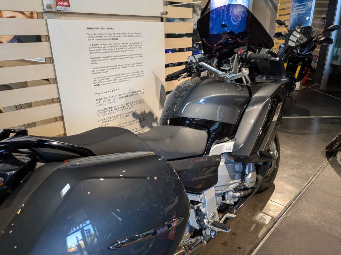 YAMAHA FJR 1300 ABS 4