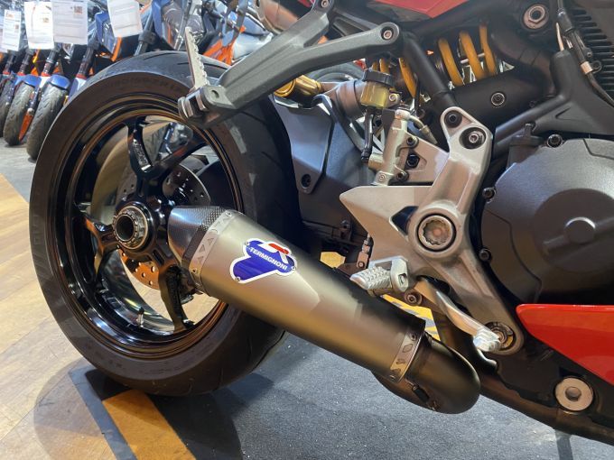 DUCATI SUPERSPORT 939S 4