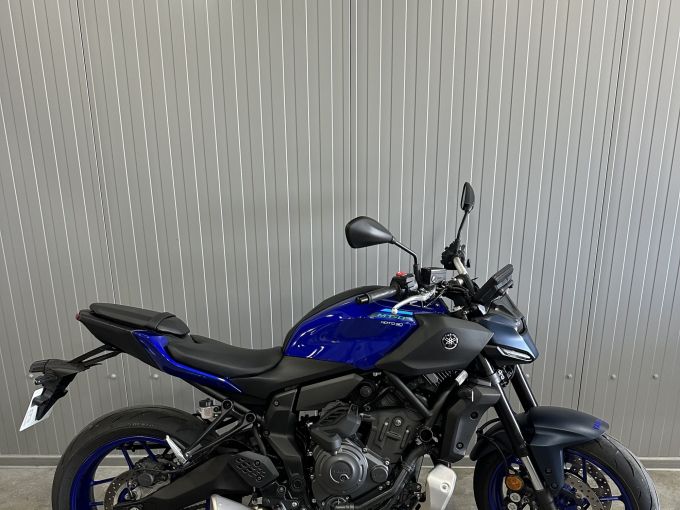 YAMAHA MT-07 Y-AMT 4