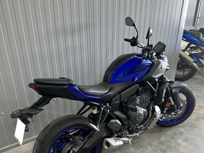 YAMAHA MT-07 Y-AMT 4