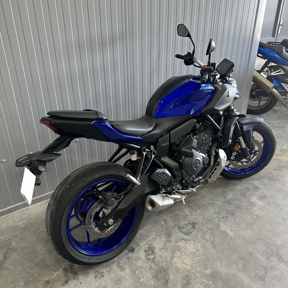 YAMAHA MT-07 Y-AMT 4