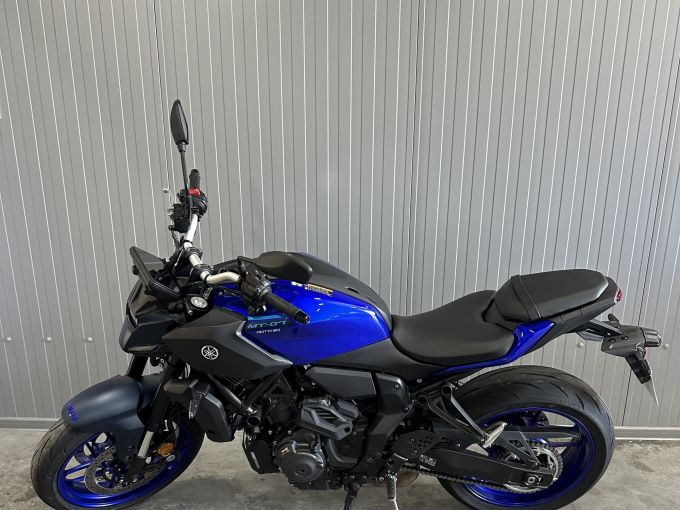 YAMAHA MT-07 Y-AMT 4