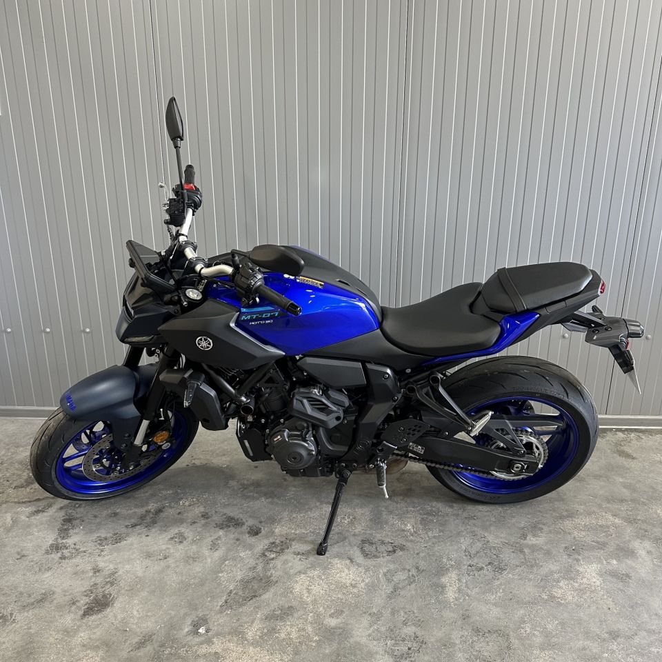 YAMAHA MT-07 Y-AMT 4