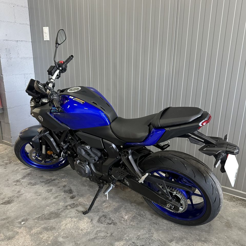 YAMAHA MT-07 Y-AMT 4