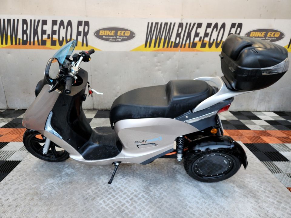 ECCITY MOTORCYCLES MODEL 3 4