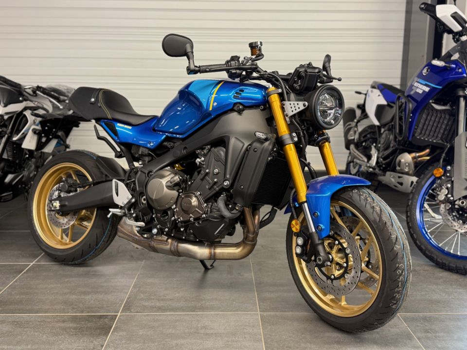 YAMAHA XSR 900 ABS 4