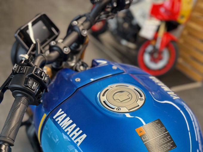 YAMAHA XSR 900 ABS 4