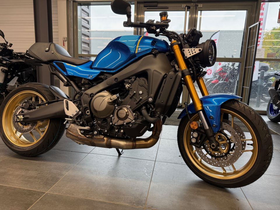 YAMAHA XSR 900 ABS 4