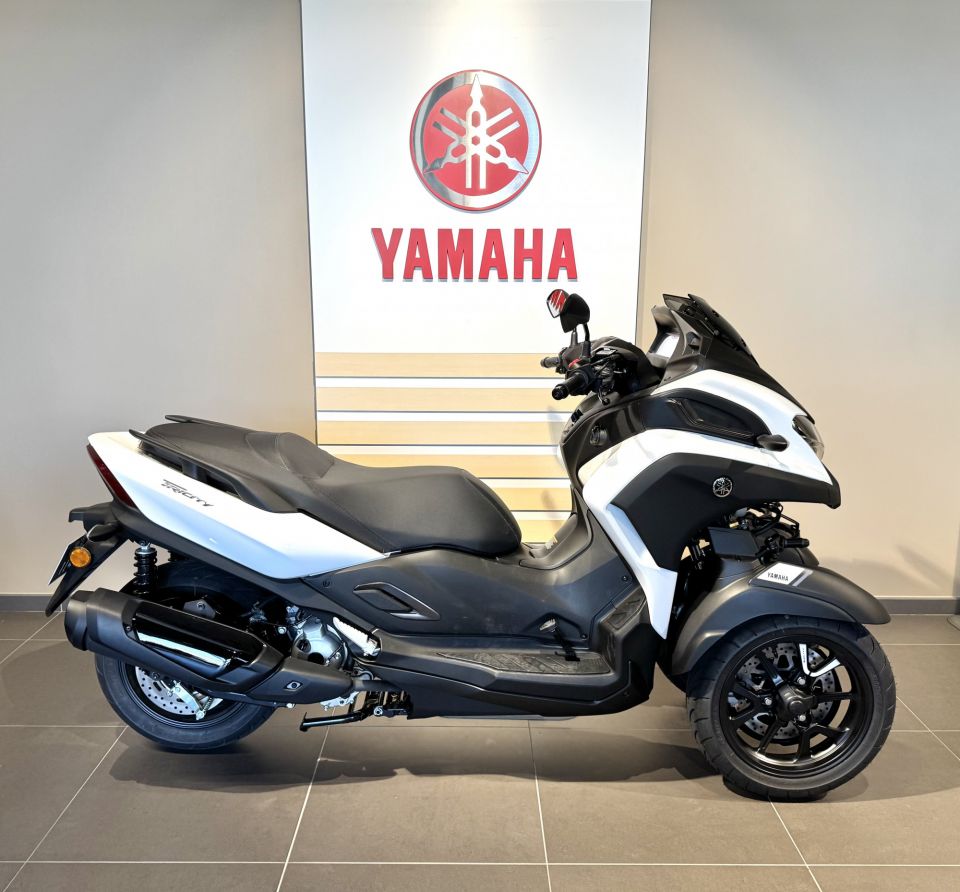 YAMAHA TRICITY 300 4