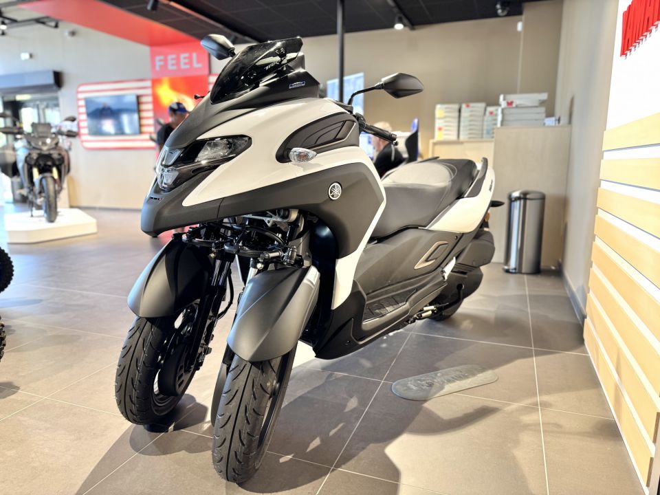 YAMAHA TRICITY 300 4