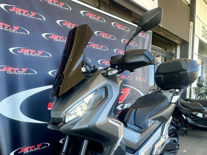 HONDA X-ADV 4