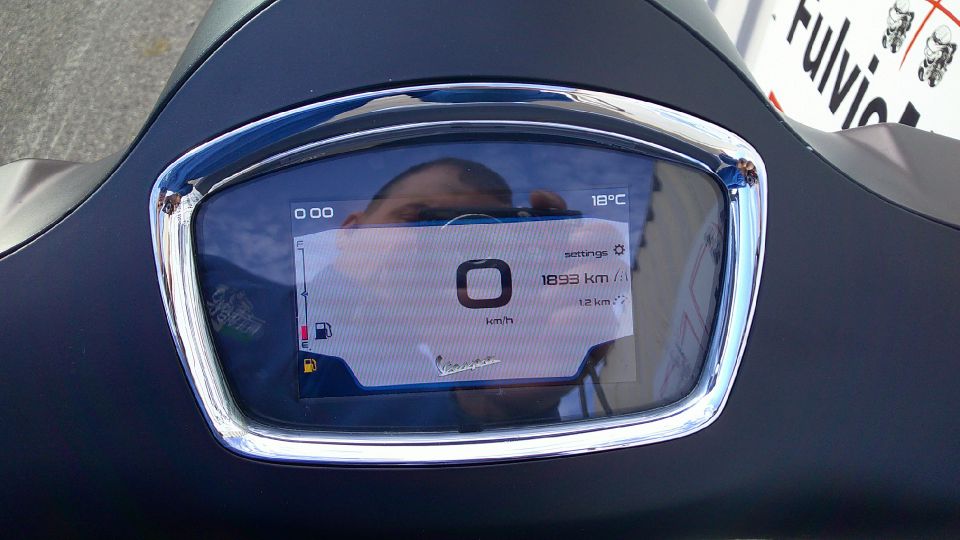 VESPA GTS 300 SUPER 4