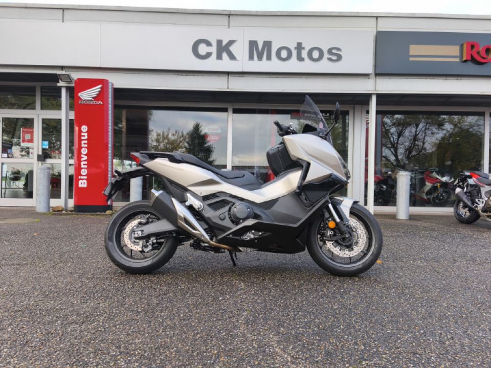 HONDA NSS FORZA 750 4