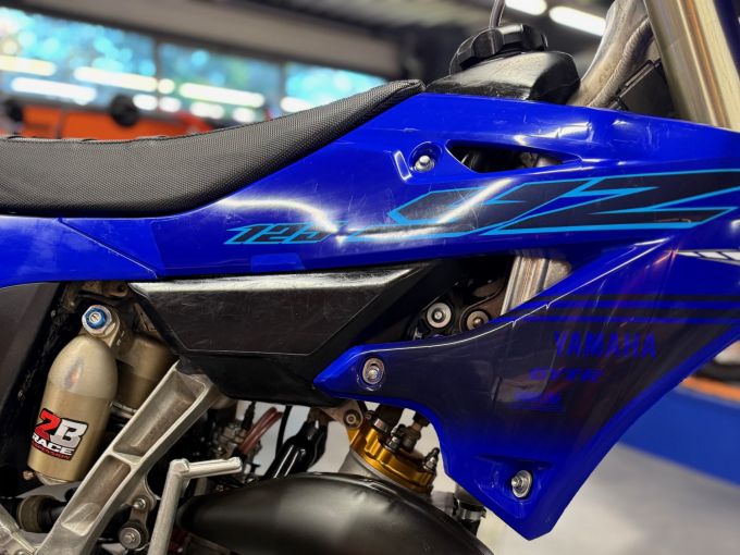 YAMAHA YZ 125 4