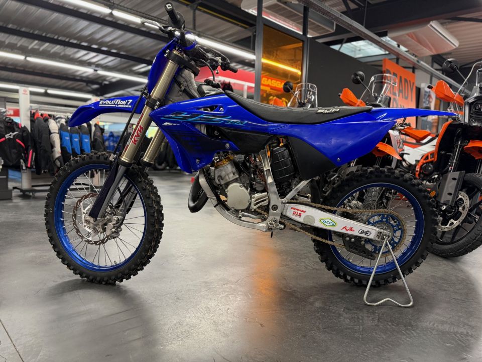YAMAHA YZ 125 4