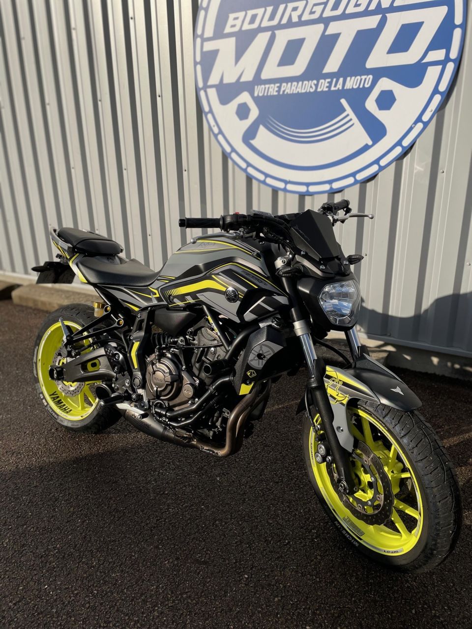 YAMAHA MT-07 4