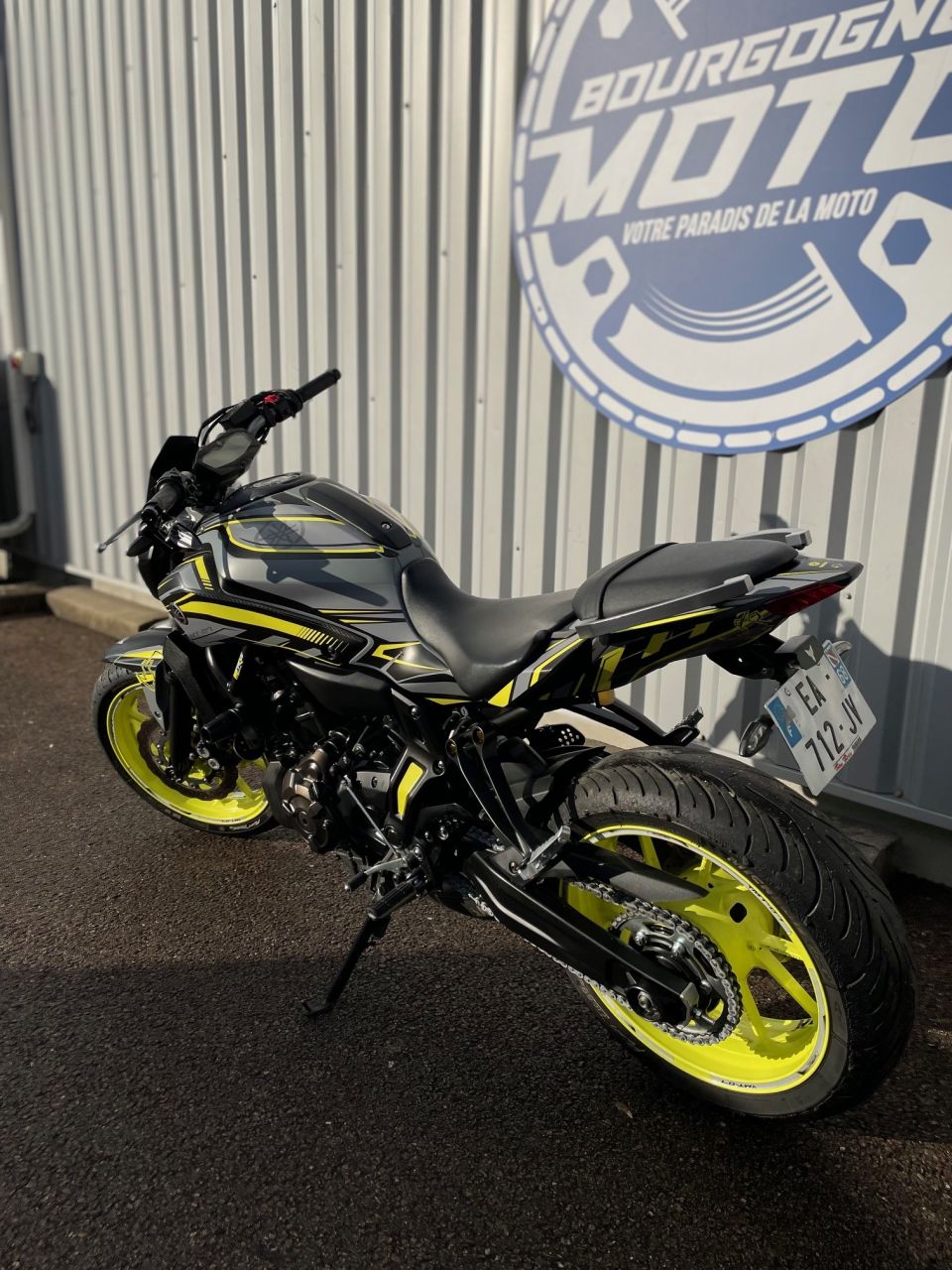 YAMAHA MT-07 4